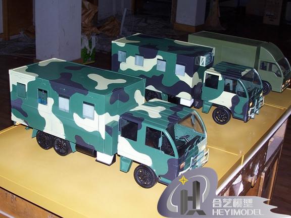  軍車展示